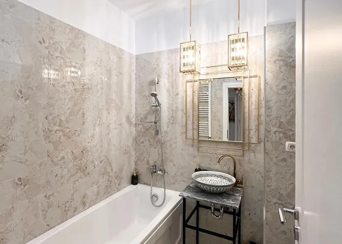 Апартаменти Happy - Near Arenas & Unirii - Rh Living Бухарест