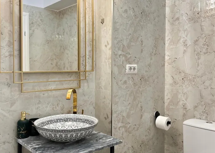 Happy - Near Arenas & Unirii - Rh Living Апартаменти