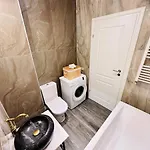 Happy By Rh Apartman